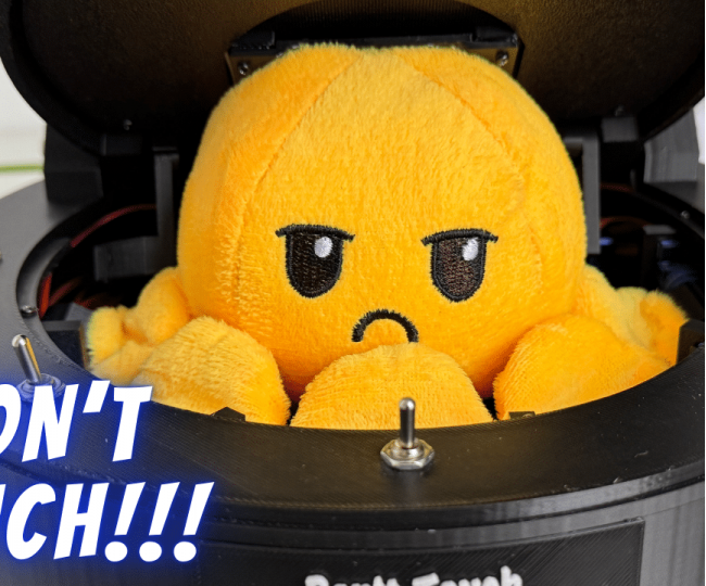 Дизайнерская ручная игрушка DON’T TOUCH!!! OCTOPUS TREASURE GUARDIAN INSIDE!!! BLACK EDITION